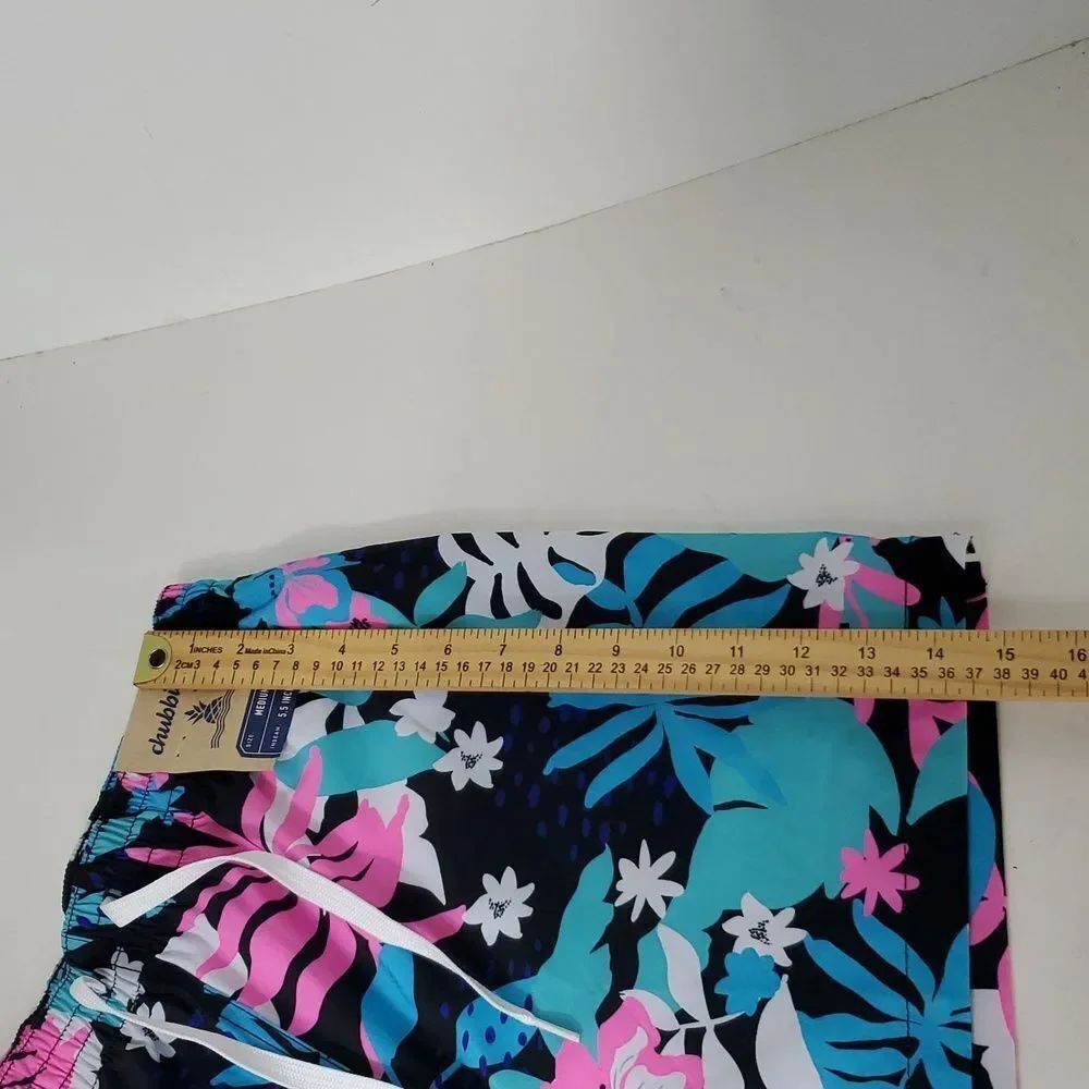 Chubbies The Juices 5.5" Classic Swim Trunks Floral Print M NWT - Picture 9 of 10